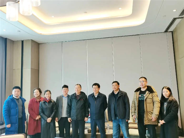 关于安徽省茶文化研究会副会长宋伟一行赴阜阳调研茶酒融合发展的热门信息