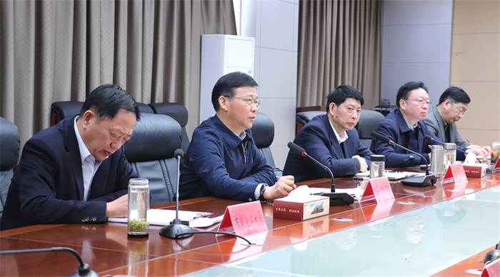 关于湖北襄阳：冯艳飞调研汉家刘氏茶走出国门情况的信息(5)