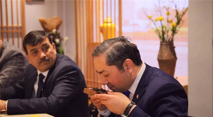 有关于塔吉克斯坦驻华大使佐希尔·萨义德佐达一行莅临云鼎柑普的信息(9)