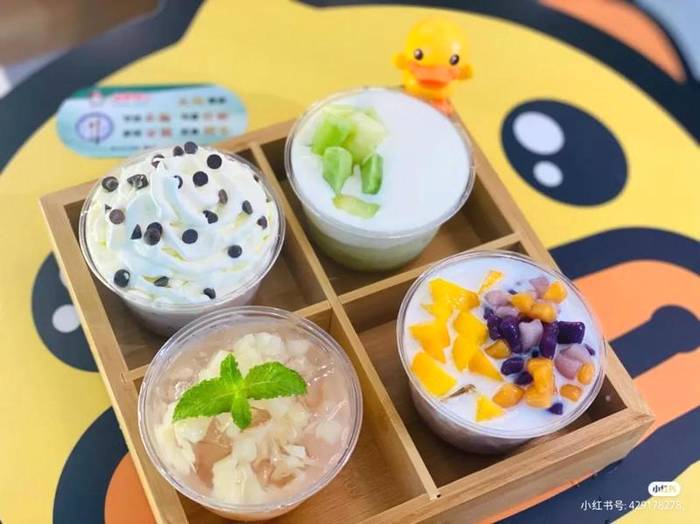 有关于Mini杯奶茶的走红，是一场消费者与品牌的“合谋”的信息(16)