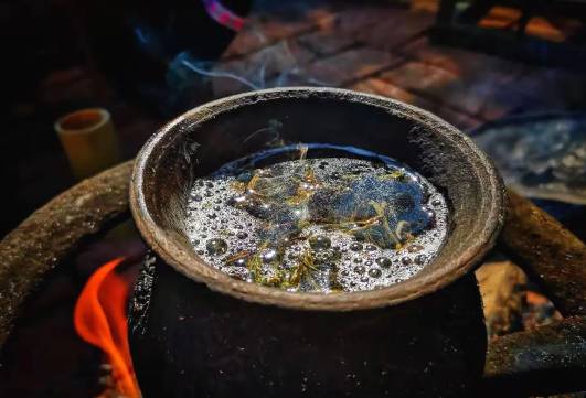 有关于春茶,一场春天里的盛事 勐海县80余万亩春茶陆续开采啦!的消息(13)