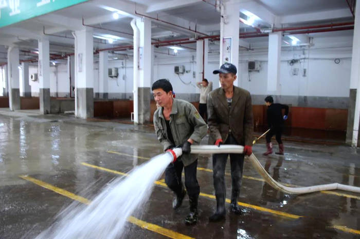 有关于点头茶花交易市场全面清洁，为春茶开称交易做准备的热门新闻