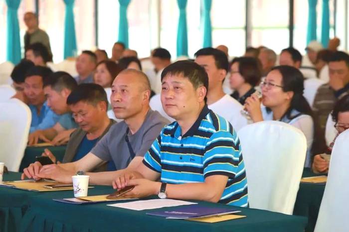 有关于茶届精英襄盛会，蒙顶山茶再出发——记名山区茶业协会年会胜利召开的热门资讯(6)