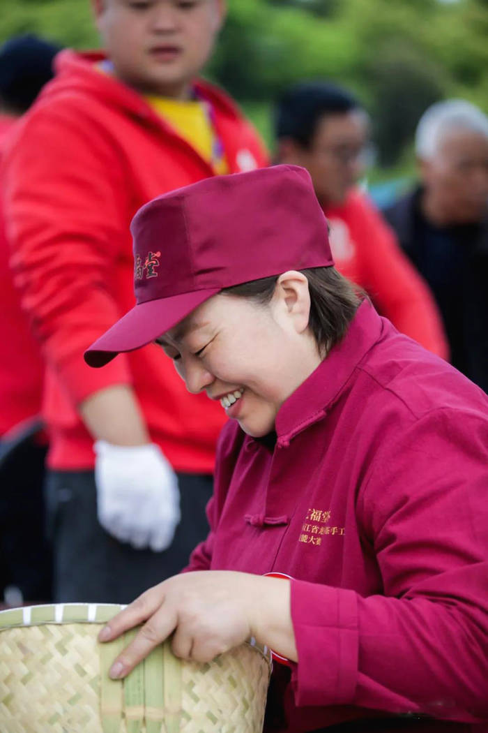 有关于2021浙江省龙井茶手工炒制技能大赛图片集的最新资讯(2)