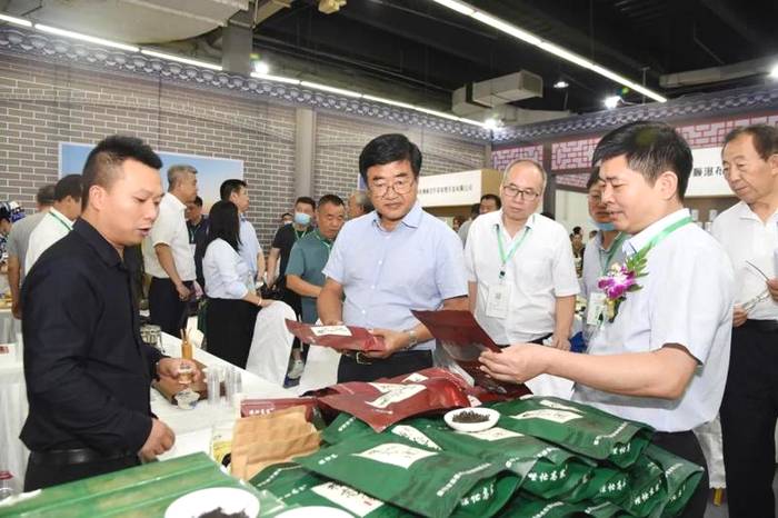 关于贵州省人大领导出席在沈阳举行的贵州茶文旅融合发展东北推介活动并讲话的新闻(6)