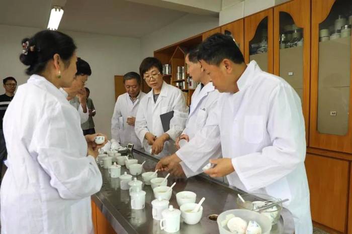 有关于松溪《九龙大白茶 白茶》 团体标准实物样制备暨审定会圆满结束的热门消息(2)