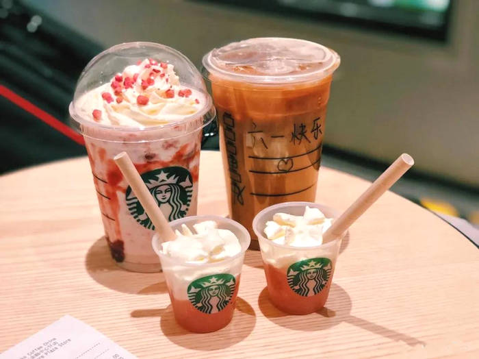 有关于Mini杯奶茶的走红，是一场消费者与品牌的“合谋”的信息(7)