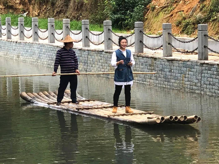 有关于中央电视台财经频道《生财有道》栏目组走进苍梧县六堡镇取景拍摄的热门消息(8)