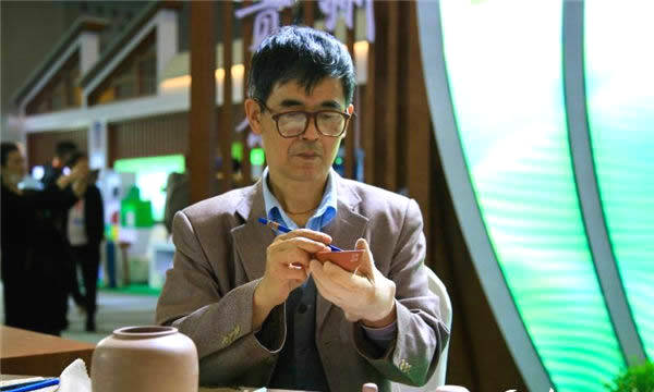 有关于精制川茶 助力四川建成“千亿茶产业强省”战略目标的资讯(2)