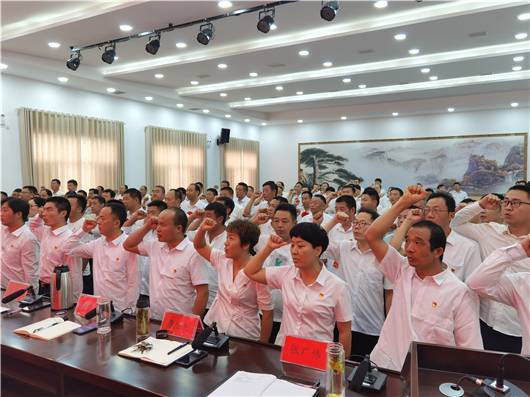 有关于南阳市宛城区茶庵乡召开“两优一先”表彰大会的最新消息(2)