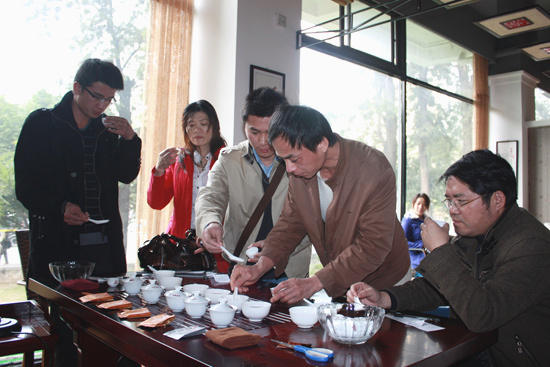 关于民间高手品茶大赛于山国饮艺植物园店举行的资讯(6)