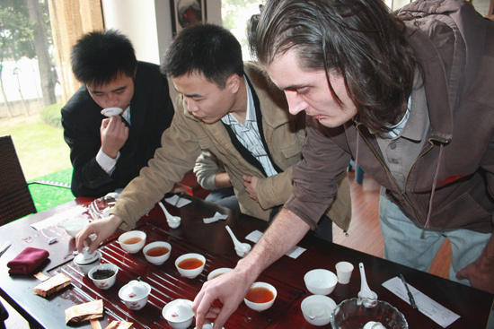 有关于民间高手品茶大赛于山国饮艺植物园店举行的资讯(8)