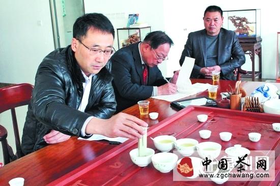 关于中茶院专家与茶叶大师交流制茶之道的新闻