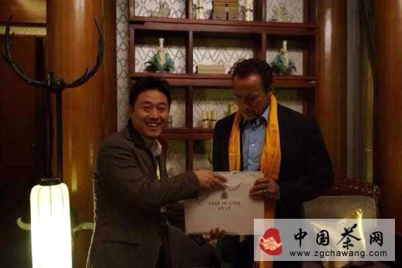 关于施瓦辛格到访西安接受云南则道赠送的生命之叶紫娟的热门信息