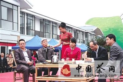 有关于茶王争霸 茶香聚星村的热门消息(1)