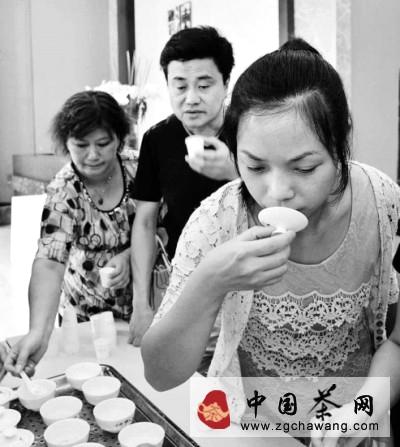 有关于泡茶英雄会·铁观音春茶赛顺利举办的最新信息(7)