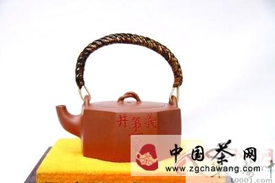 有关于宜兴紫砂艺人创作潮州“义井壶”的消息