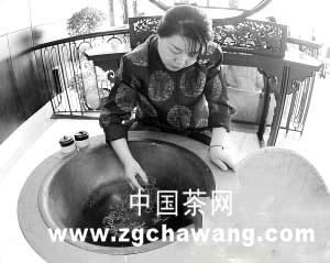 关于下岗工人史艳凤自学成了“炒茶娘”的热门消息