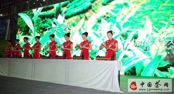 有关于南昌大学茶艺队原创茶艺舞台剧惊艳茶博会的热门信息