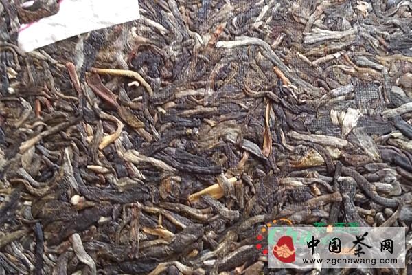 关于2013下关飞台六星孔雀乔木老树茶青饼的资讯(3)