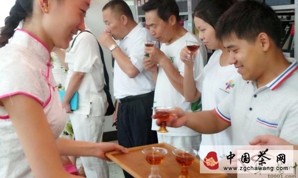 关于首届尚茶会科普活动拉开帷幕的热门消息