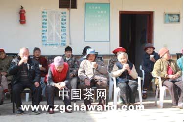 关于这个冬天不太冷 七彩云南普洱茶为民送温暖的资讯(4)