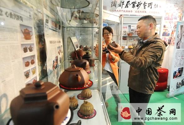 关于福州茶博会上千款宜兴紫砂手工艺精品精彩亮相的资讯