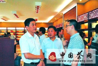 有关于全国高校茶学专家考察湖北采花茶业公司的最新消息(2)