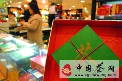 有关于今年高档春茶预计跌价30% 茶商采西湖龙井夏茶做红茶的热门信息