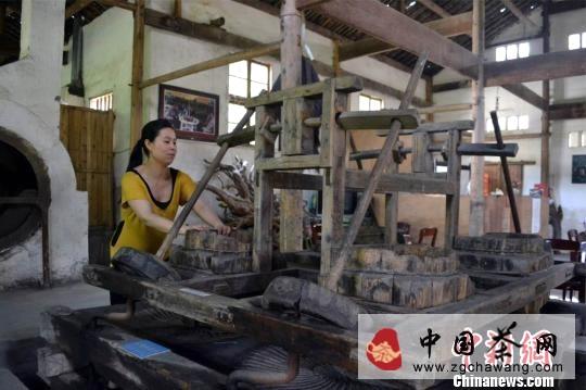 有关于江西婺源“中国茶文化第一村”修复元朝水力捻茶机的热门新闻(1)