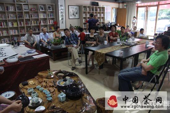 有关于品茶味 赏书画 钱塘社区举行夏季茶友会的热门资讯