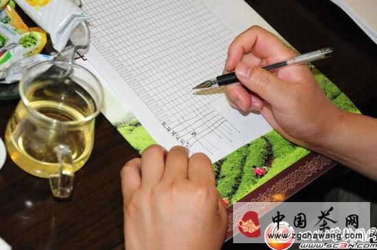 关于宜宾早茶“斗”出三大茶王的热门资讯(2)