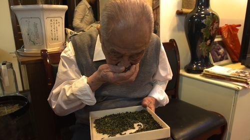 关于《茶》央一收官 人茶对话首尝叙事化的最新信息(2)