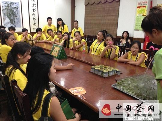 关于“中国寻根之旅(杭州)”夏令营华裔青少年参观中国茶叶博物馆的热门资讯