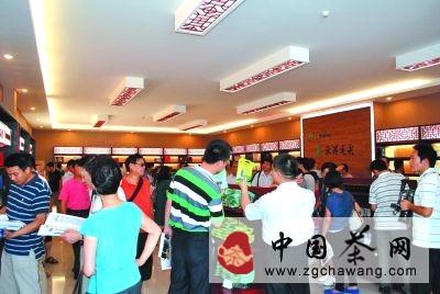 有关于全国高校茶学专家考察湖北采花茶业公司的最新消息(5)