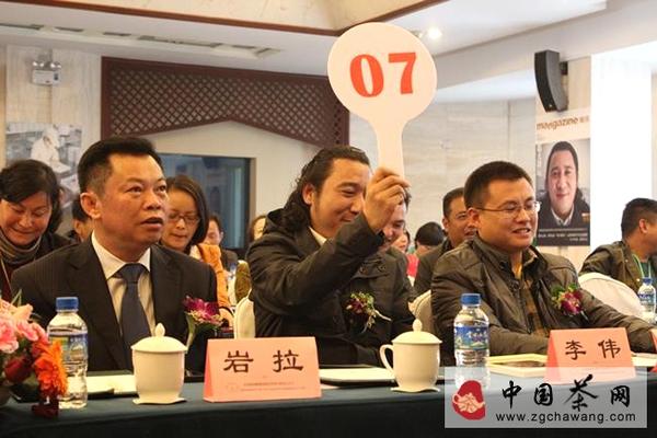 关于和明星王力可探秘曼松贡茶山公益助学捐赠仪式实纪的新闻(6)