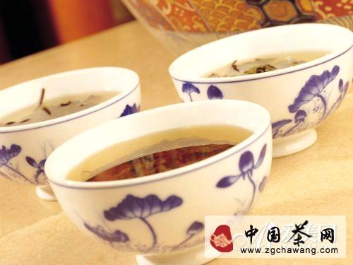 关于冬季上火怎么办? 6款降火茶 败火不伤身的热门新闻(5)