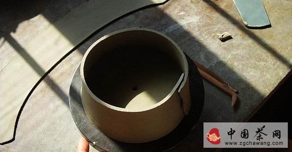 有关于茶技剖析：【紫砂壶】制作组图揭秘的最新消息(5)