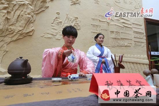 有关于秋萍茶宴20周年庆 千年茶文化浓缩成一道菜的热门新闻(2)