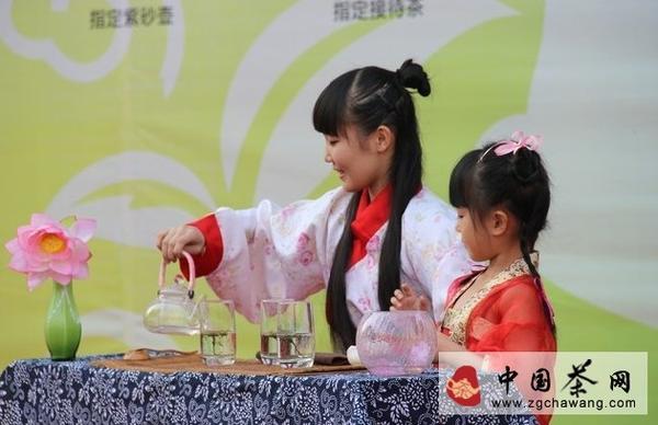 有关于华巨臣西部茶博会告捷 14日圆满闭幕的最新信息(1)