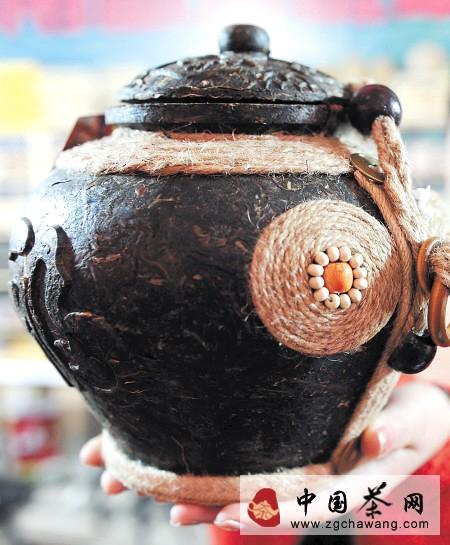 有关于两千种工艺品亮相湖南省茶博会 现60公斤黄茶饼的资讯