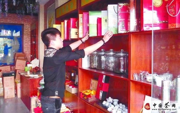 有关于季节转换 红茶成茶市场新宠的热门消息