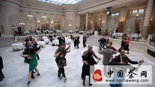 关于《茶》揭秘英式下午茶 首度曝光英国唯一茶园的最新资讯(20)