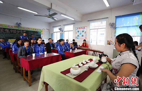 有关于中越青年大联欢 越南青年领略中国功夫茶文化的热门新闻