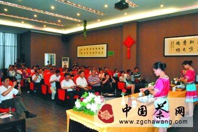 有关于全国高校茶学专家考察湖北采花茶业公司的最新消息(3)