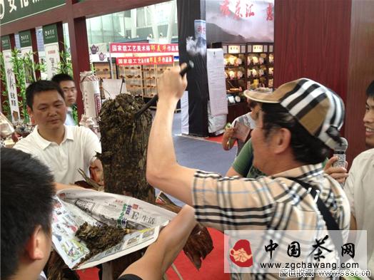 有关于哈尔滨茶博会：东北大汉的安化黑茶缘的热门新闻(2)