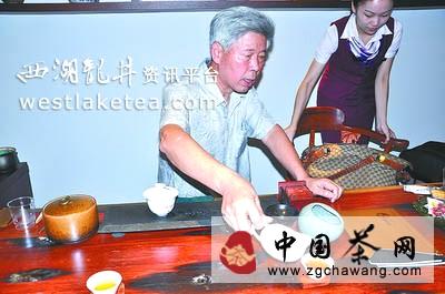 关于５棵茶苗成就武夷名茶大红袍的热门资讯