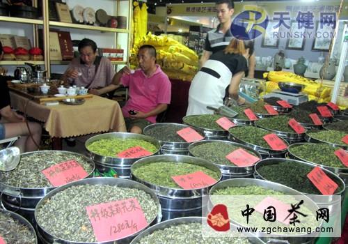 有关于茶博会：天价茶与精美壶的热门新闻