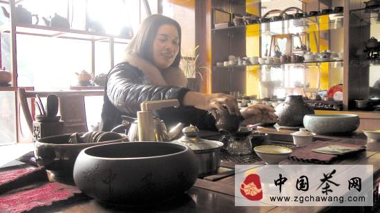 有关于吴爱青：竟花20年找到5棵古茶树的热门信息