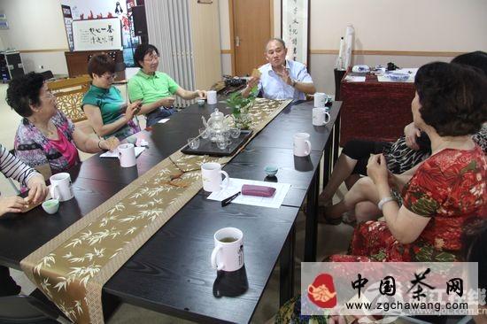 有关于品茶味 赏书画 钱塘社区举行夏季茶友会的热门资讯(2)